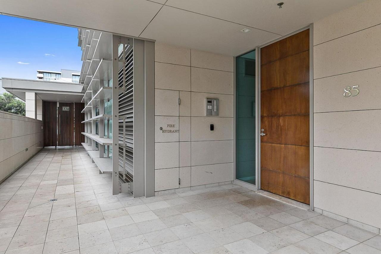 Qv Upscale Modern Viaduct Apt With Parking - 965 Окленд Экстерьер фото